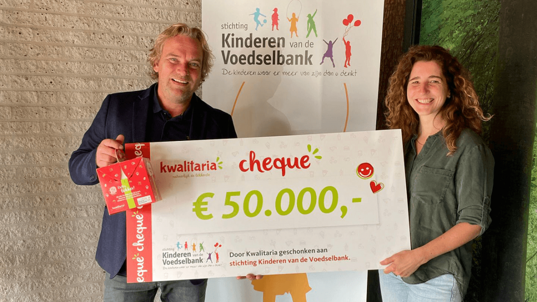 Kwalitaria reikt cheque uit aan Kinderen van de Voedselbank