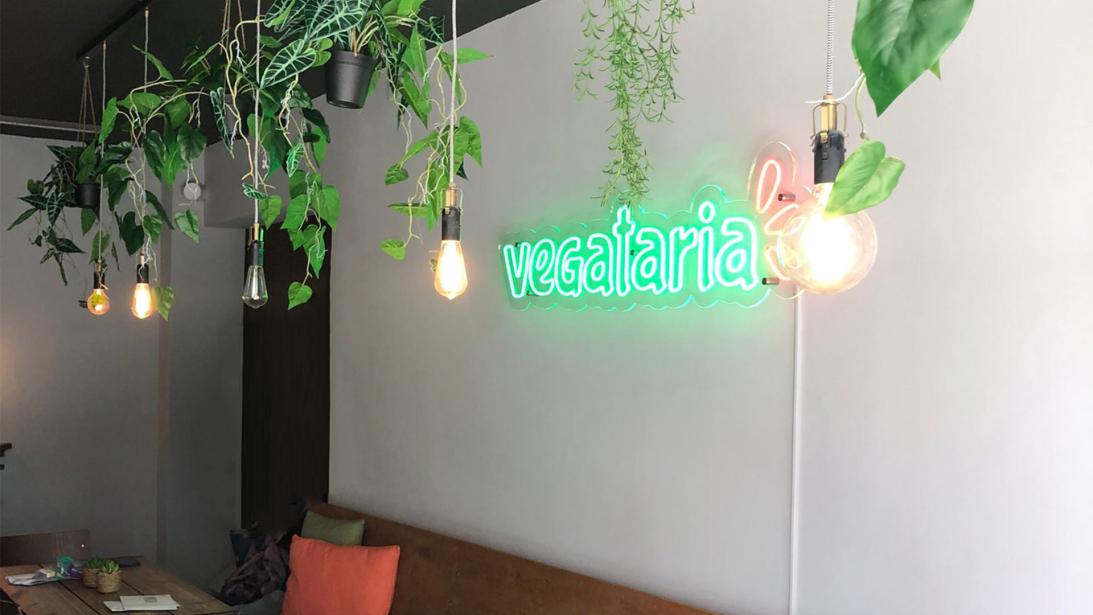 Kwalitaria opent eerste volledig vegetarische cafetaria